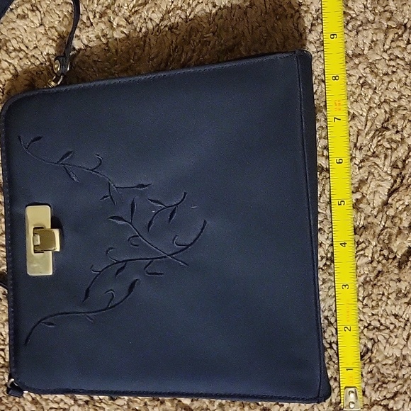 Small evening bag with detachable strap - Picture 6 of 7